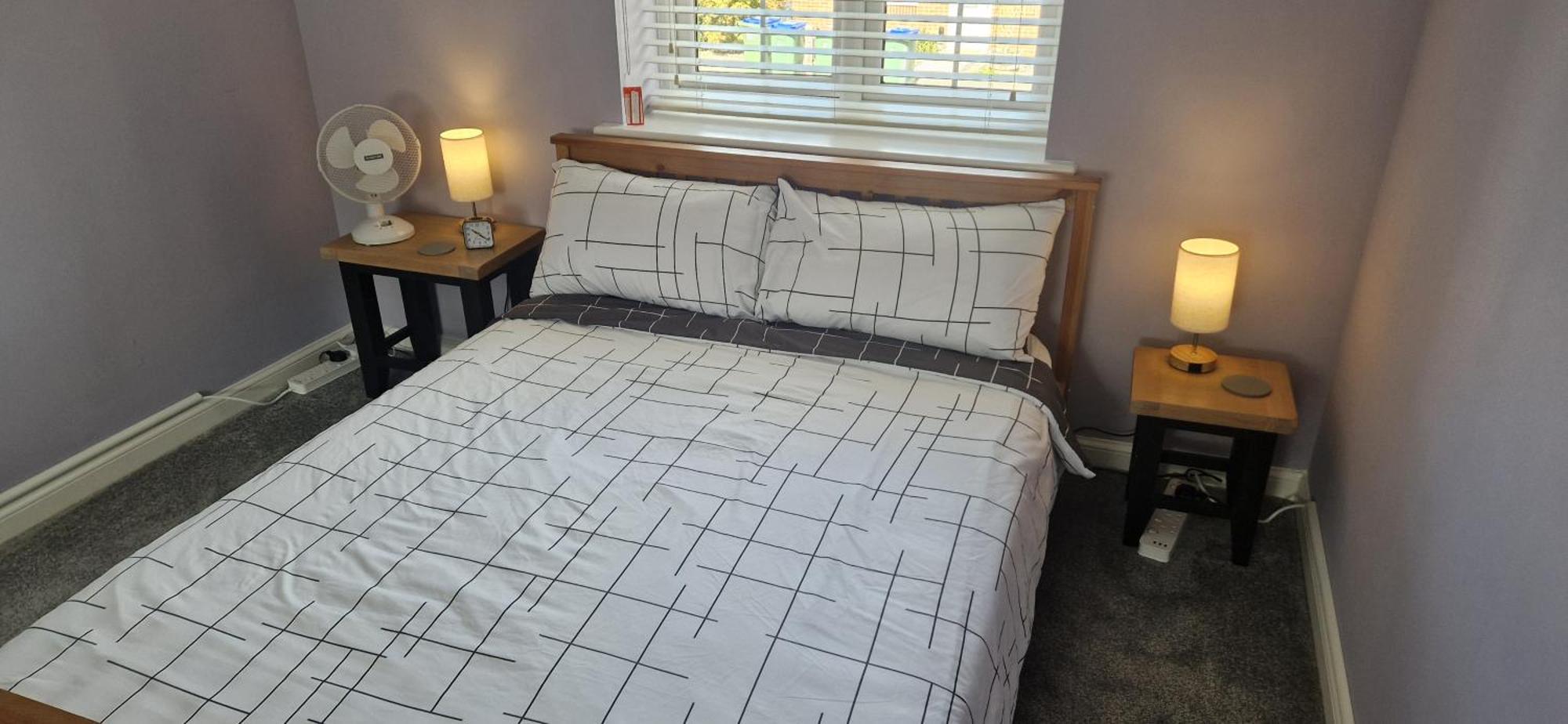 Double B&B Room In Southwater With Private Bathroom And Parking Eksteriør bilde